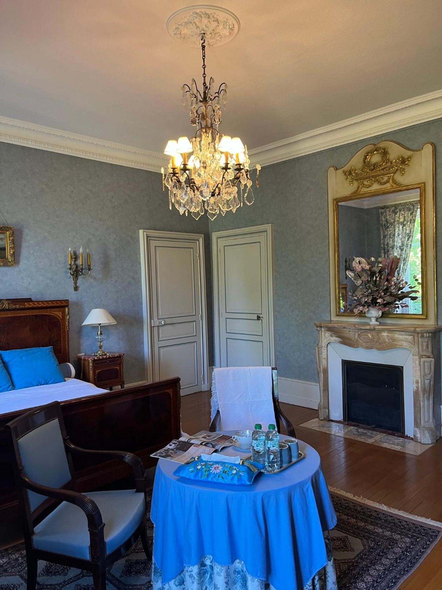 Demeure Des Payratons Bed and Breakfast Saint-Gerand-le-Puy Exteriör bild