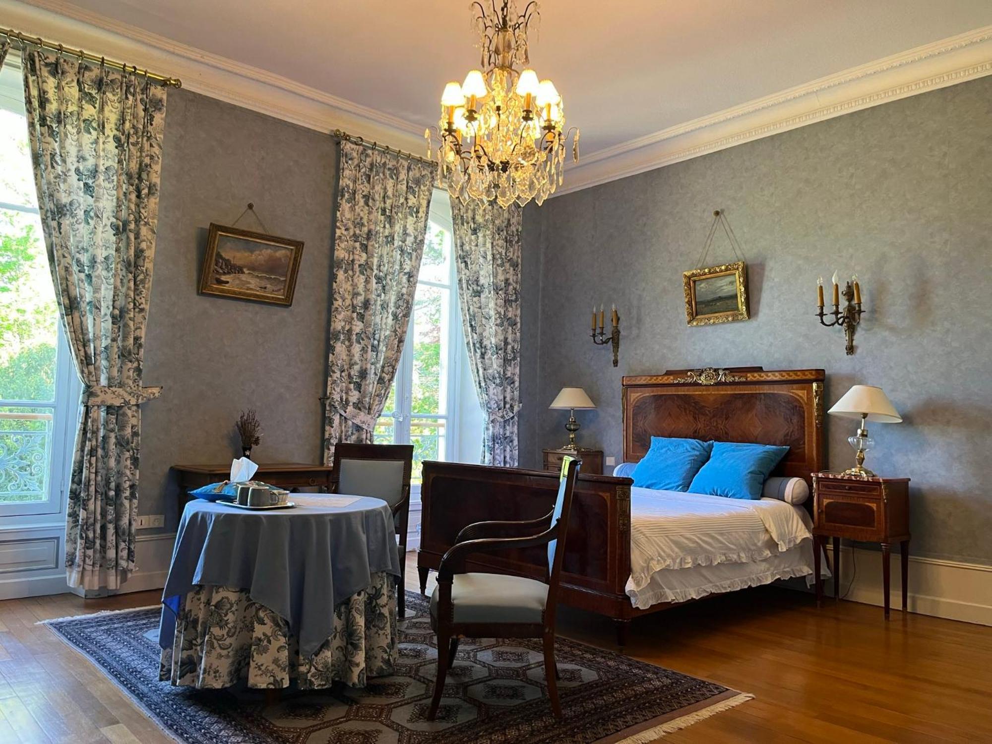 Demeure Des Payratons Bed and Breakfast Saint-Gerand-le-Puy Exteriör bild